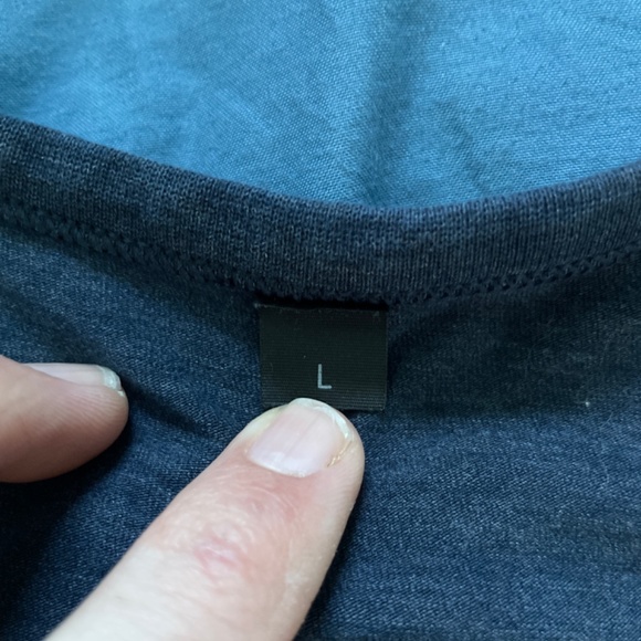 T shirt - Picture 2 of 3